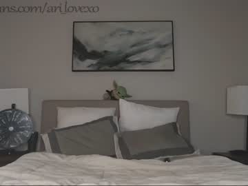 couple
        ari_lovexo cam image #665637