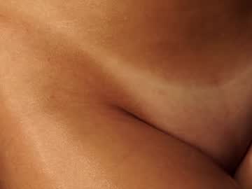girl
        emilybatee cam image #6059971