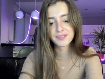 girl
        coy_amina_ cam image #189952