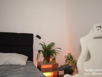 girl
        aria_diaz cam image #4089184