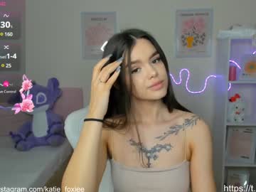 girl
        katiefoxie cam image #5875551