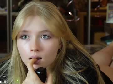 girl
        bestblondiiecb cam image #3458811