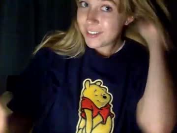 girl
        winterbunny69 cam image #4044989