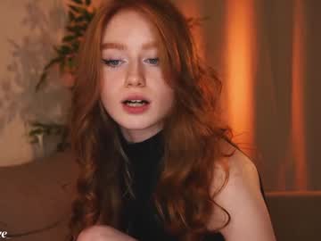 girl
        lizzy_blaze cam image #4379030