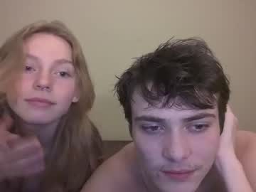 couple
        tav1414 cam image #2327112
