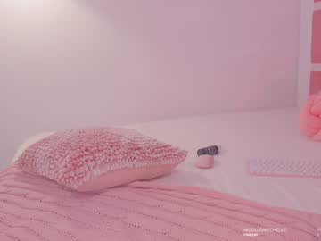 girl
        nicolle_mitchelle cam image #5777304