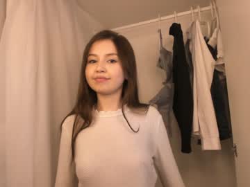 girl
        ritaschneider cam image #1167984