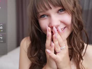 girl
        little_lola18 cam image #5075730