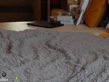 girl
        bestblondiiecb cam image #3343599