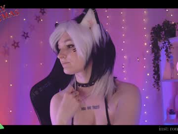 girl
        ronnie_neko cam image #5771862