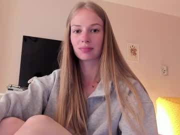 girl
        magic_couple13 cam image #6919696