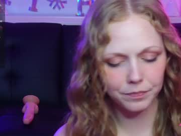 girl
        daphnemadison cam image #5794551