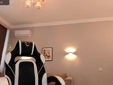 girl
        mary_delray cam image #5171213