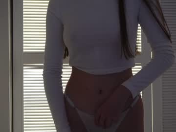 girl
        arielday cam image #3082408