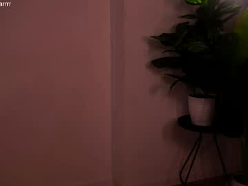 girl
        shiningstarrr cam image #6571433