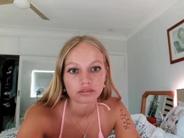 girl
        lexifever cam image #4897258
