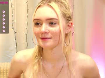 girl
        ellefanningweb cam image #1125703