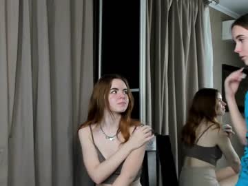 girl
        mia_monk cam image #645088