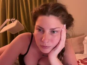 girl
        addiebauer cam image #6041270