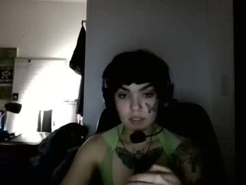 girl
        girlnamedblue cam image #2858443
