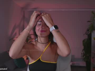 girl
        annie_dreams cam image #6477534