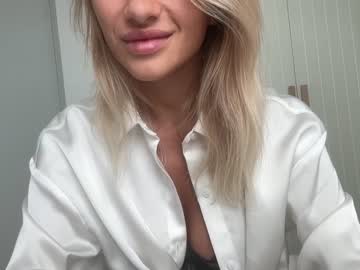 girl
        blair_fox cam image #3332926