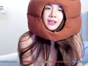 girl
        jillikins cam image #6702520
