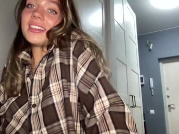 girl
        angel_from_sky cam image #4455526
