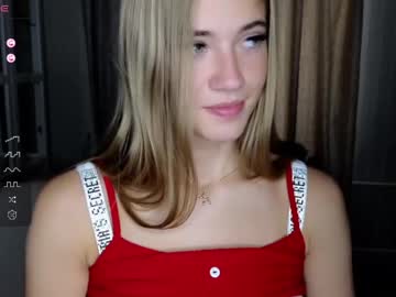 girl
        cute_fox_girl cam image #4683429