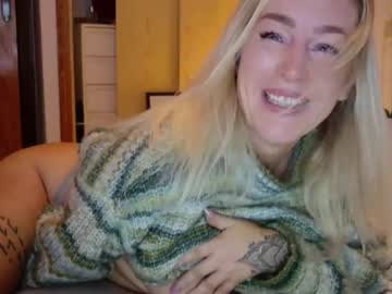 girl
        christinasiemone cam image #5500971