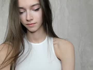 girl
        cutie_ghostie cam image #3499414