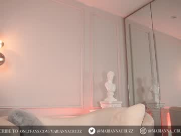 girl
        mariannacruzz cam image #1659441