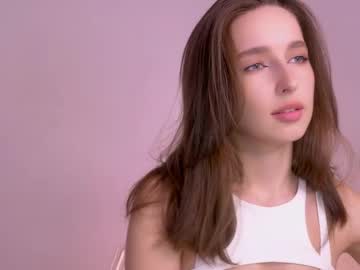 girl
        silent_chill cam image #6640008