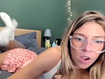 girl
        oliviahansleyy cam image #4199486