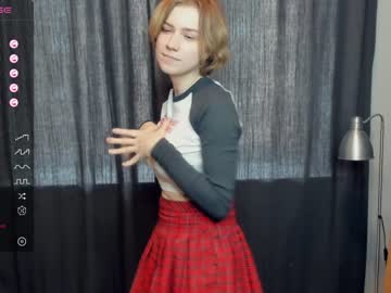 girl
        kristi_moss cam image #2802837