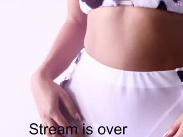girl
        giselle_js cam image #4816860