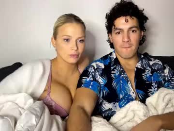 couple
        chulo33333 cam image #3143570