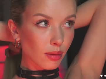 girl
        agent_blonde cam image #6850488