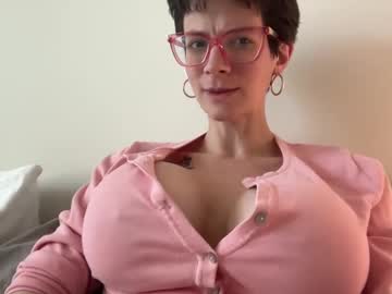 girl
        naomi_reah cam image #6626304