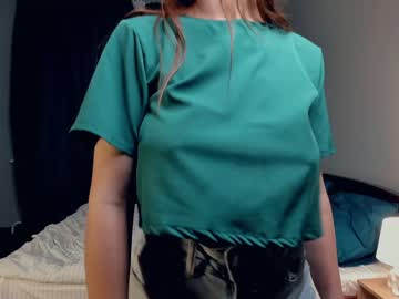 girl
        helen_enjoys cam image #2752324