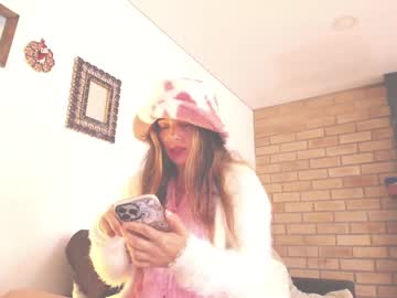 girl
        kendalltyler cam image #4232541