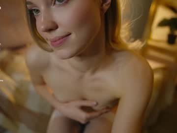 girl
        darlineash cam image #6029660