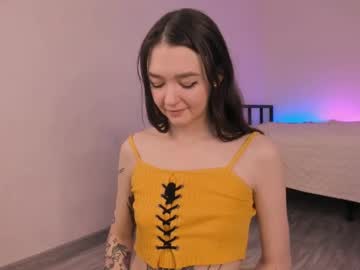 girl
        tasty__raspberry cam image #5847629