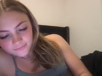 girl
        daisyparkerxo cam image #3044922