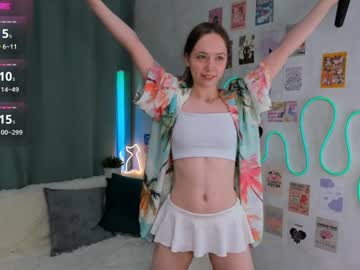 girl
        fly_best cam image #6032355