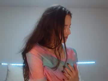 girl
        gabrielaa_18 cam image #782225