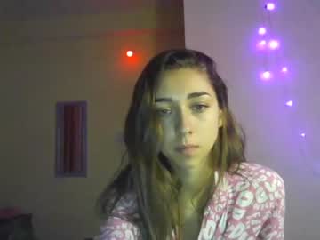 girl
        pink_veil cam image #1857495