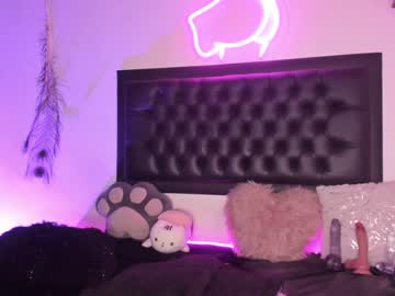 girl
        iam_eli cam image #2454905