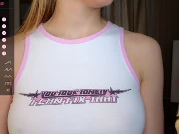 girl
        cute_fox_girl cam image #6400675