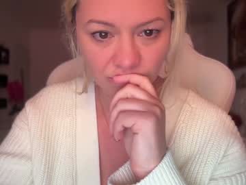 girl
        kiradivine cam image #6422793